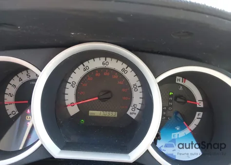 2015 Toyota Tacoma Base V6 z USA, uszkodzony, nr VIN 3TMLU4EN7FM167765